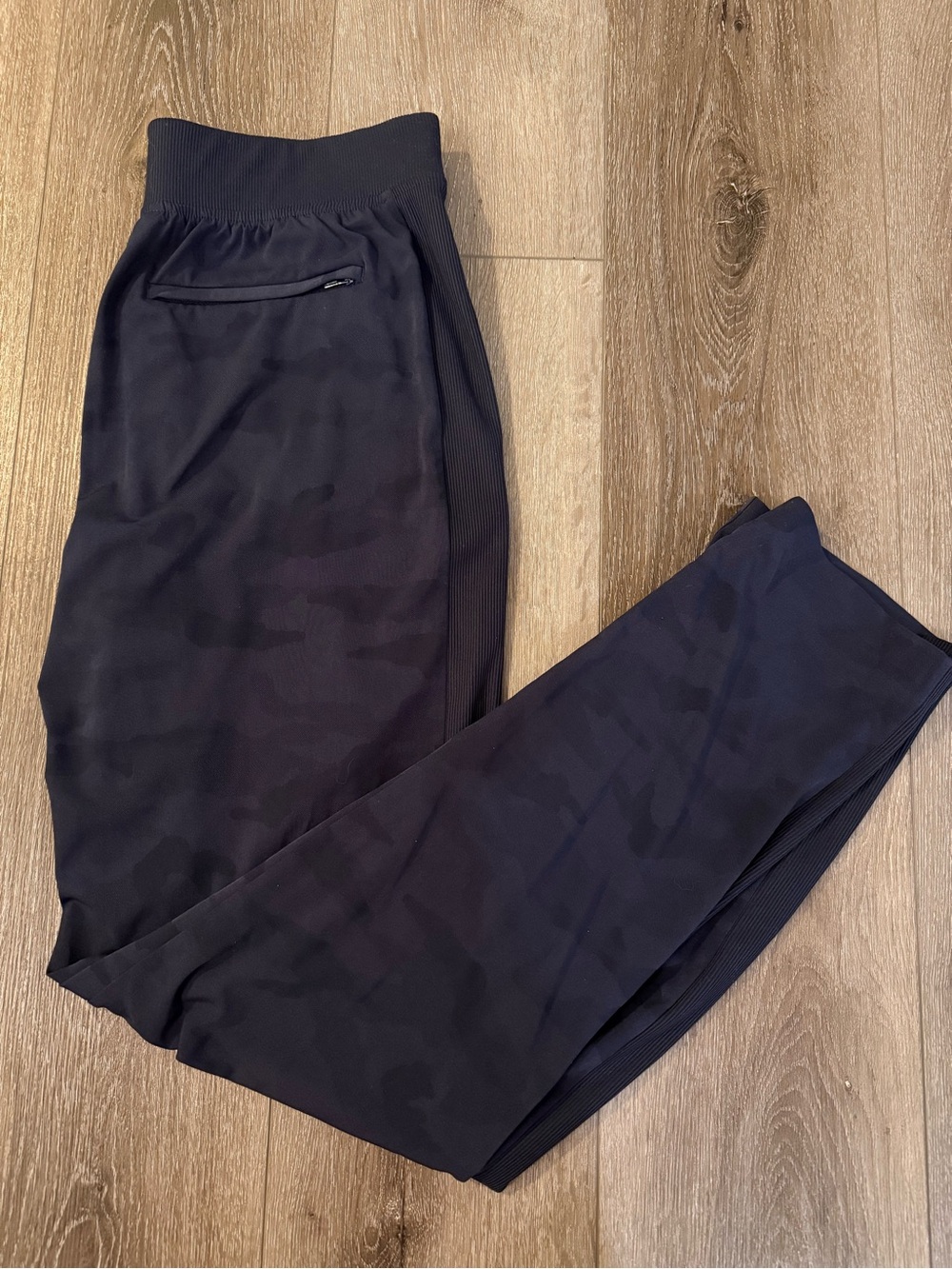 Athleta Navy Camo Brooklyn Ankle Pant Pull On Pants Size 6 Tall 6T V/305514